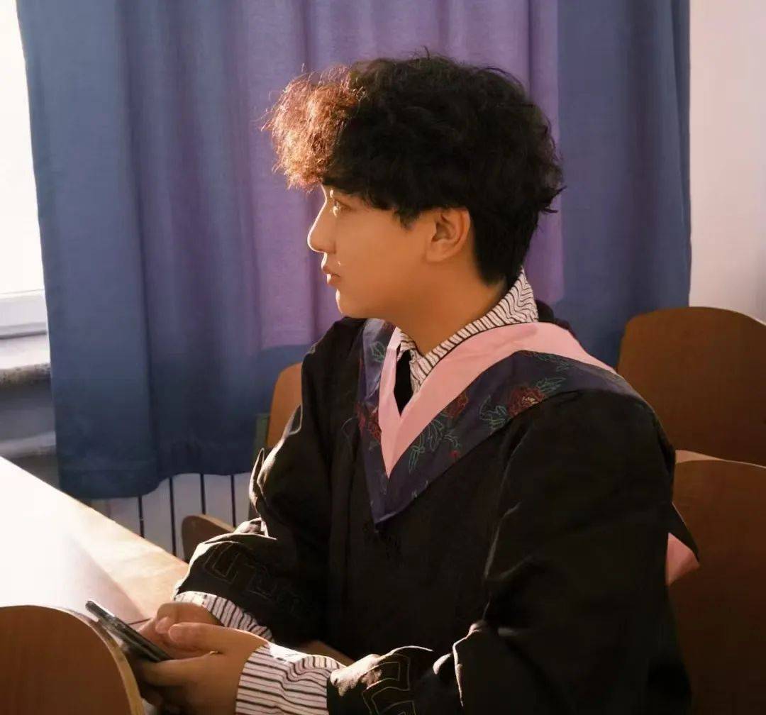 优秀毕业生风采展 徐彤：从“返家乡”到“扎根边疆” 用脚步丈